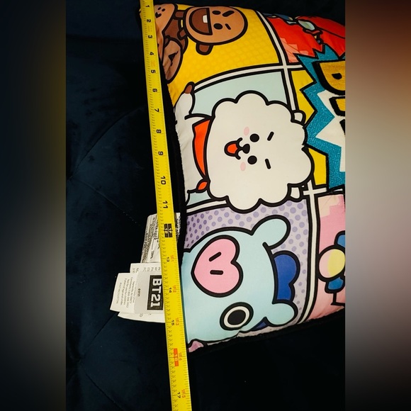 NWT 2Pcs 16 x 16” BT21 Decorative Throw Pillows - Picture 7 of 7